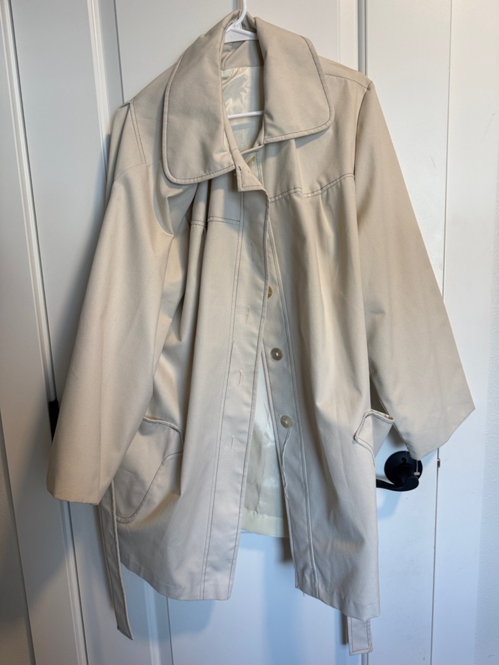 Vintage 1960s-early 70s beige trench coat - Large